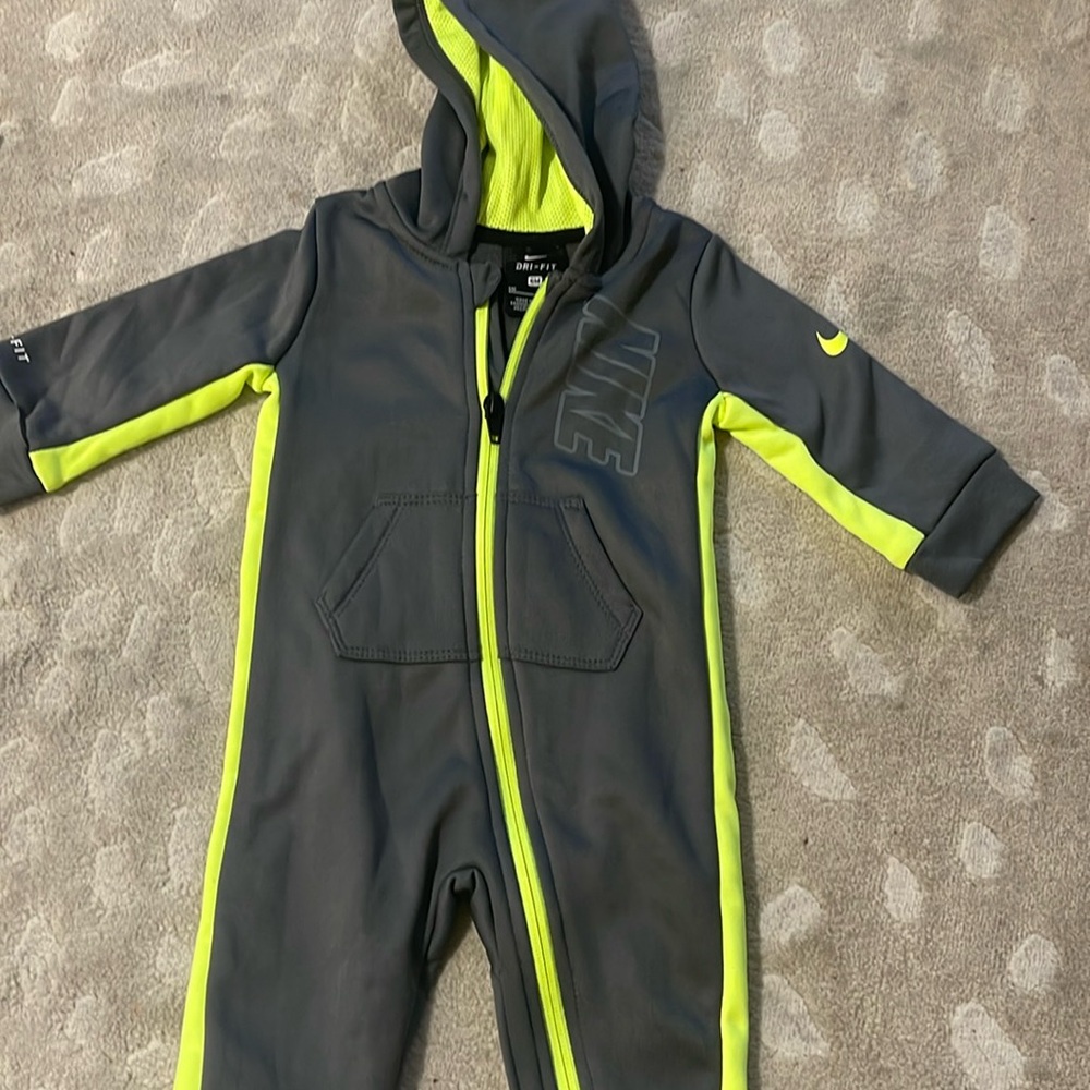 Nike 6 Months Drifit Sweatsuit New without Tags